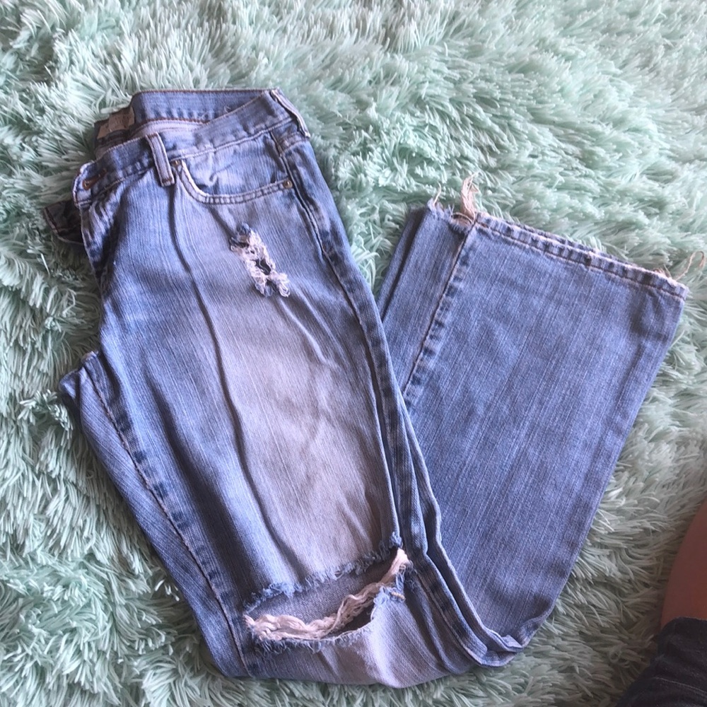 American Eagle distressed jeans